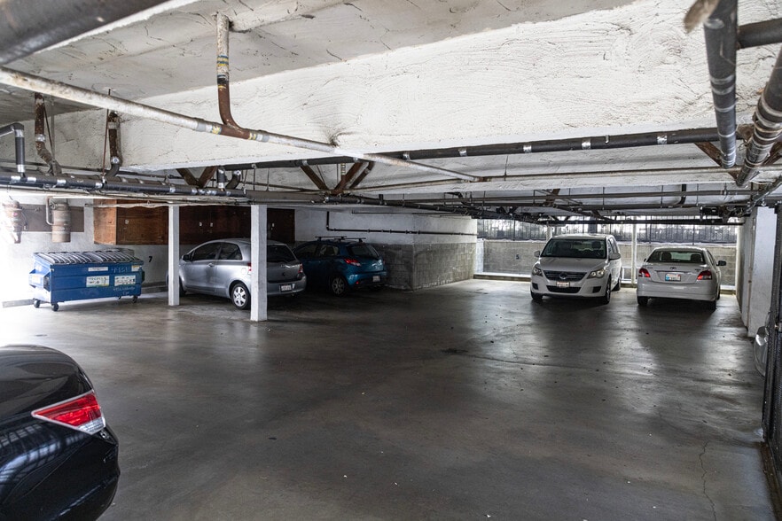 More Photos Of 4931 Coldwater Canyon Ave, Van Nuys Apartments For Sale