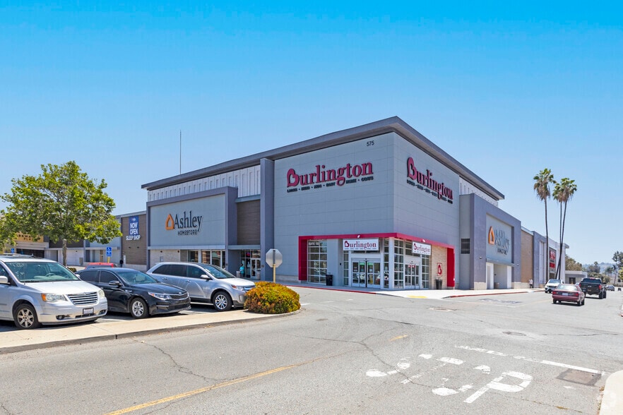 More Photos Of 415-761 Parkway Plaza, El Cajon Unknown For Lease