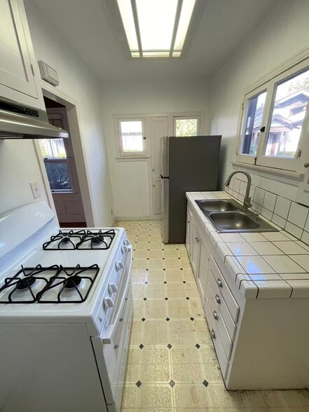 More Photos Of 638-650 Mar Vista Ave, Pasadena Apartments For Sale