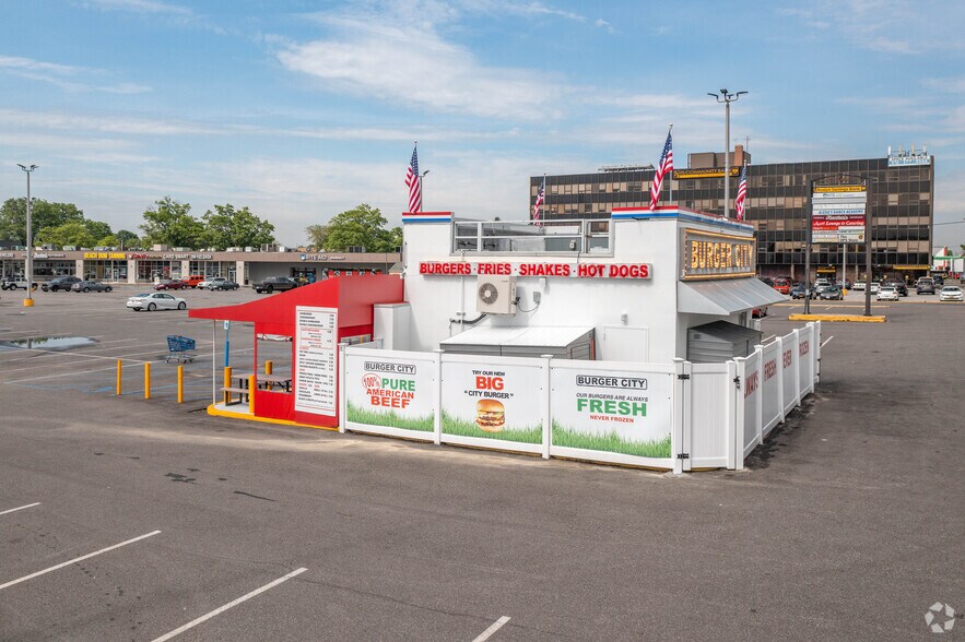 More Photos Of 2000 Hempstead Tpke, East Meadow Unknown For Lease