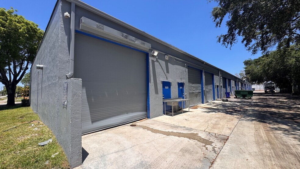More Photos Of 3628-3682 NW 16th St, Lauderhill Light Manufacturing For Sale