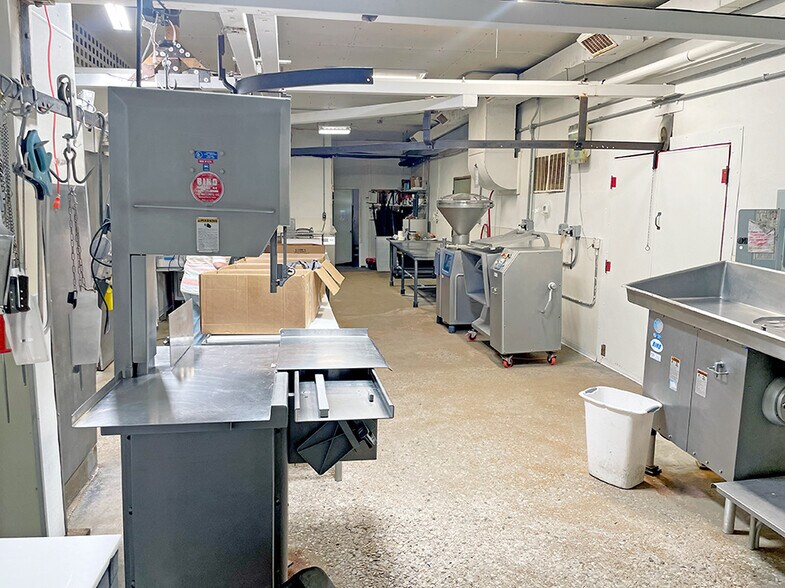 More Photos Of 102 S Van Buren St, New Athens General Retail For Sale