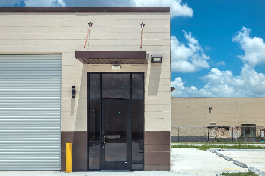 More Photos Of 10910 Jones Rd, Houston Unknown For Lease