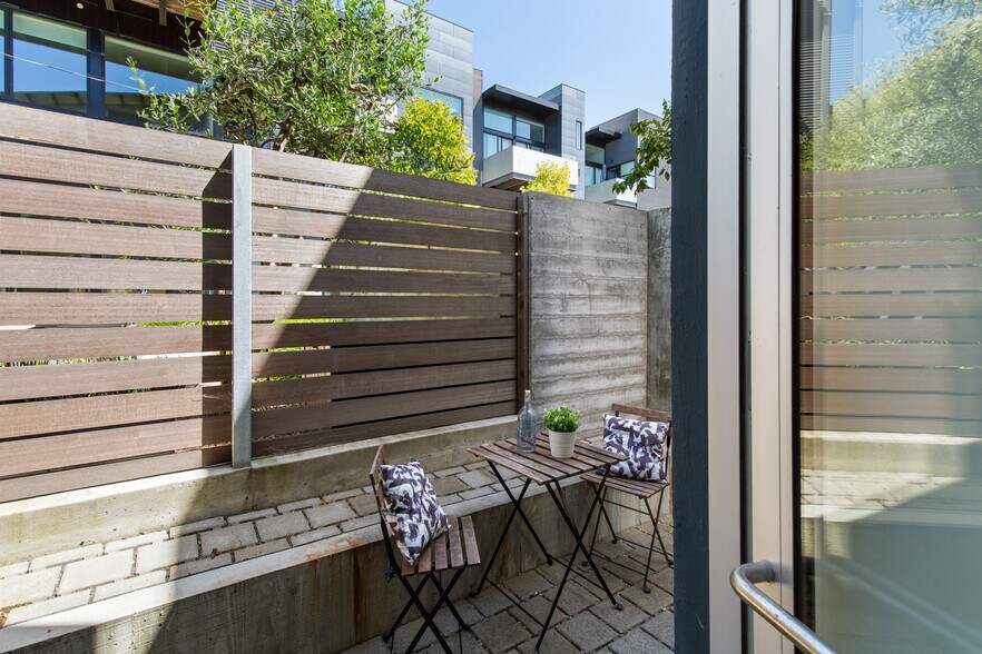 More Photos Of 755-757 Folger Ave, Berkeley Office For Sale