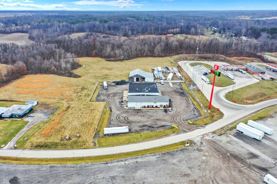 More Photos Of 1116 W County Road 450 N, Brazil Truck Terminal For Lease