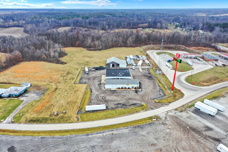 More Photos Of 1116 W County Road 450 N, Brazil Truck Terminal For Lease