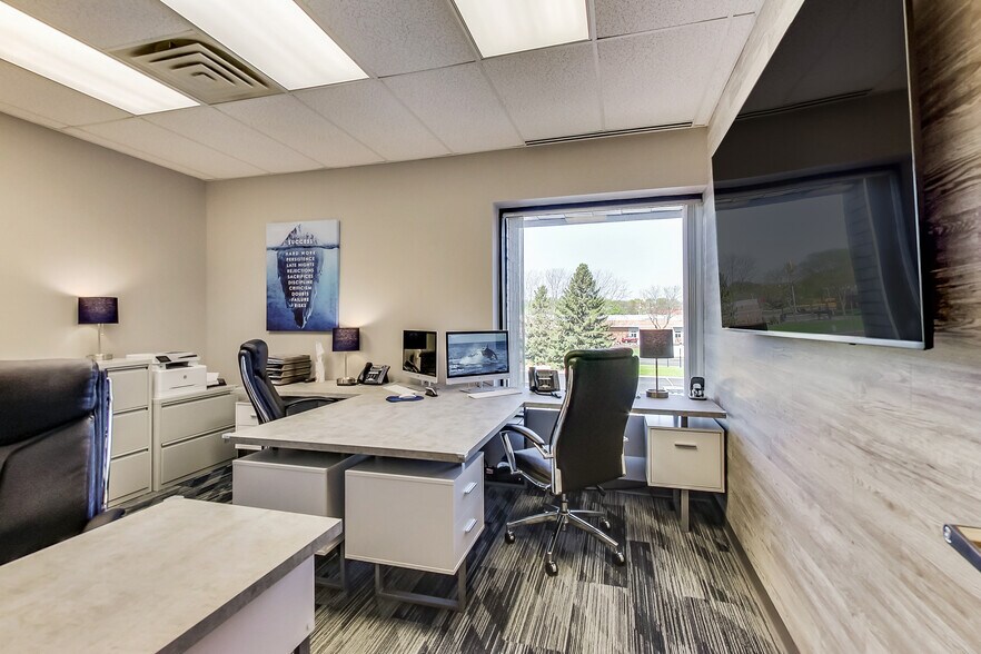 More Photos Of 2121 Cliff Dr, Eagan Medical For Lease