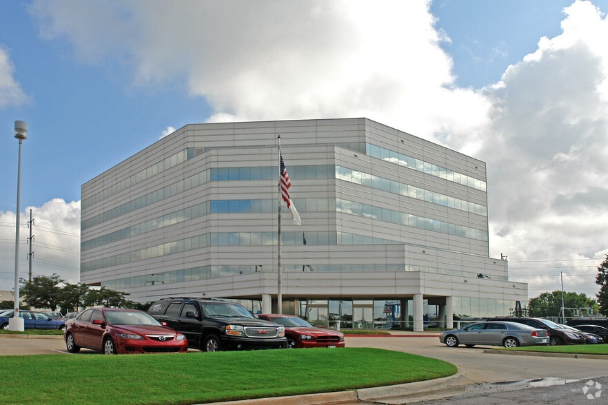 More Photos Of 3800 N May Ave, Oklahoma City Office For Sale
