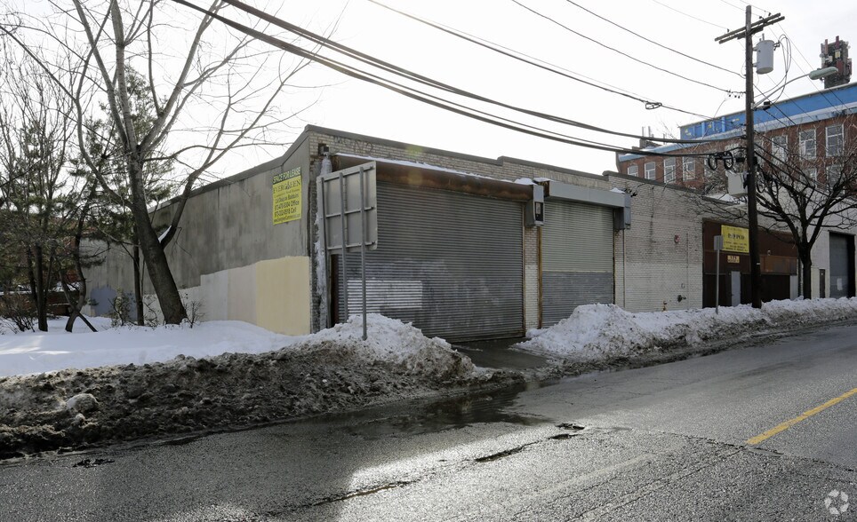 More Photos Of 171 Monroe St, Passaic Warehouse For Lease