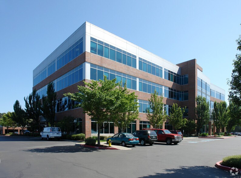 More Photos Of 7500 NE 41st St, Vancouver Office For Sale