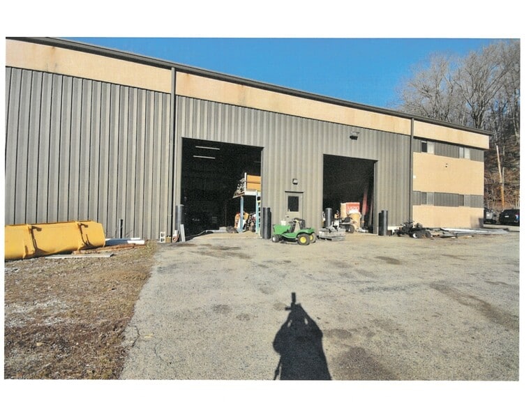 More Photos Of 44 Crugers Station Rd, Croton On Hudson Industrial For Sale