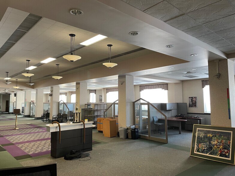 More Photos Of 801 State St, Erie Bank For Lease