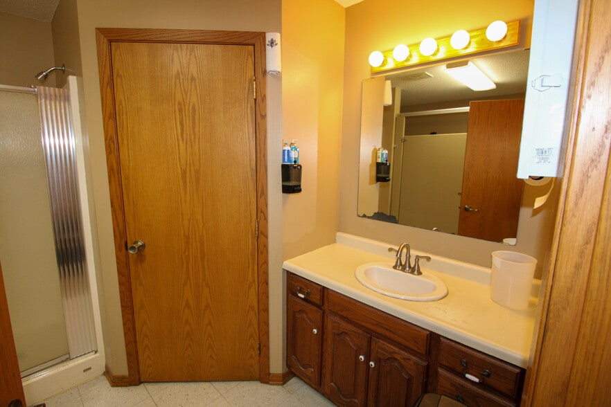 More Photos Of 135 E Front St, Claremont Specialty For Sale