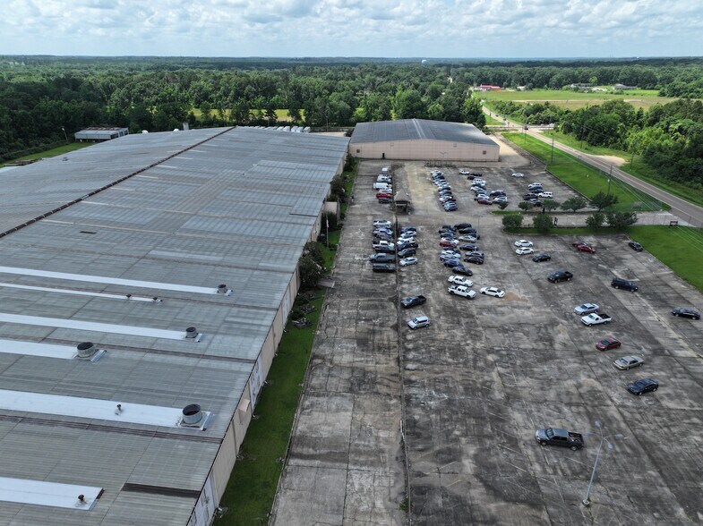 More Photos Of 1800 N Clark Ave, Magnolia Industrial For Lease