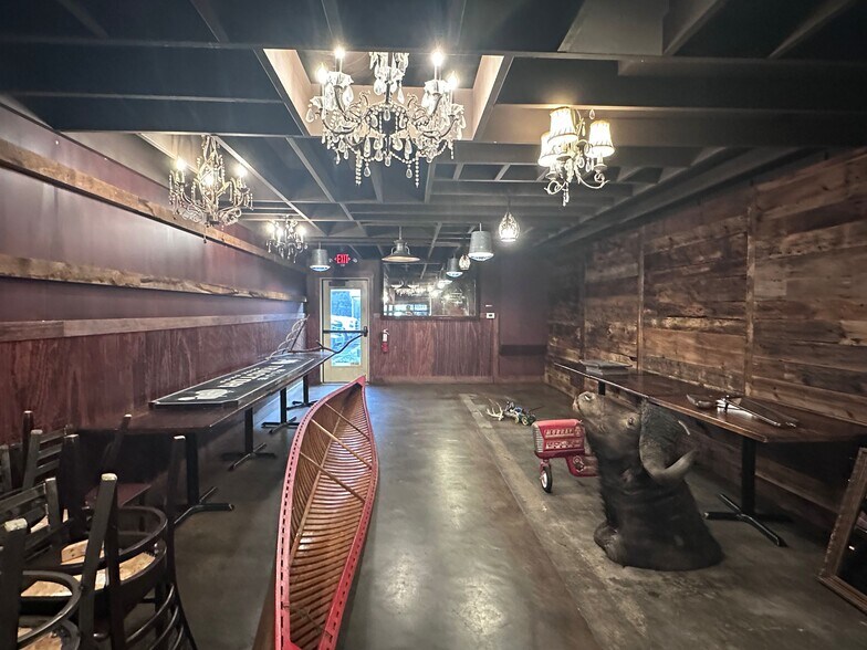 More Photos Of 423 S Union St, Traverse City General Retail For Sale