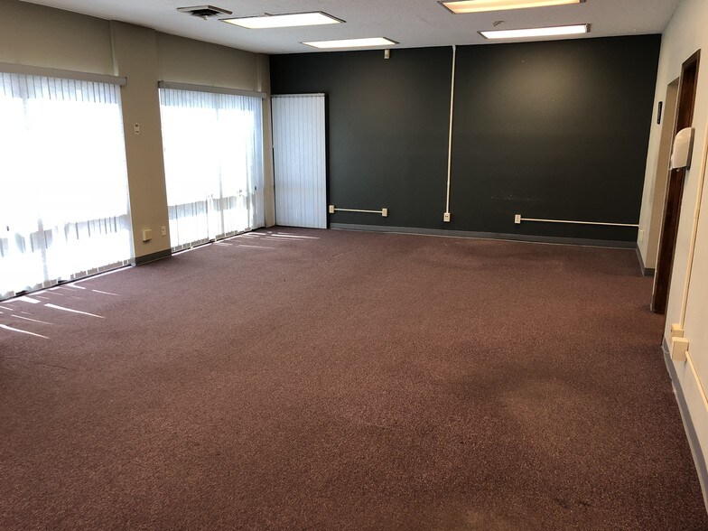 More Photos Of 4660 Portland Rd, Salem Office For Lease