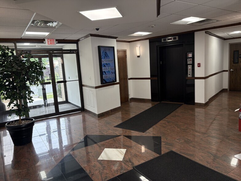 More Photos Of 673 Morris Ave, Springfield Office For Lease