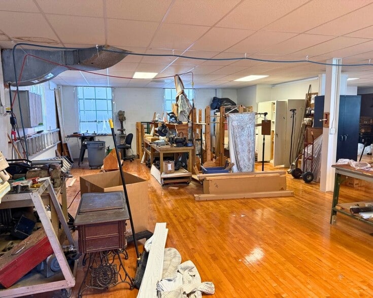 More Photos Of 113 Myrtle St, Thomasville Light Distribution For Sale