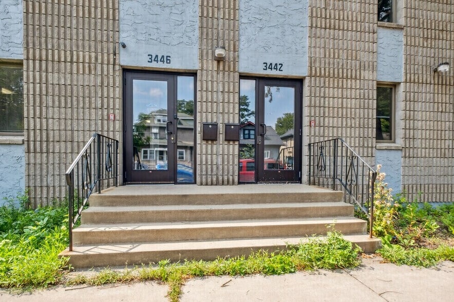 More Photos Of 3438-3446 Snelling Ave S, Minneapolis Distribution For Lease