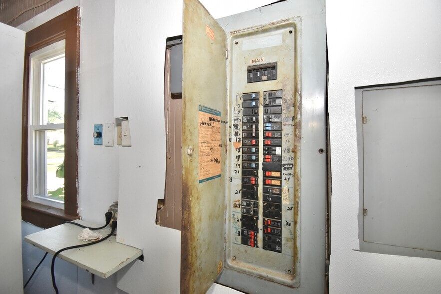 More Photos Of 193 Fairview Ave, Chicopee Restaurant For Sale