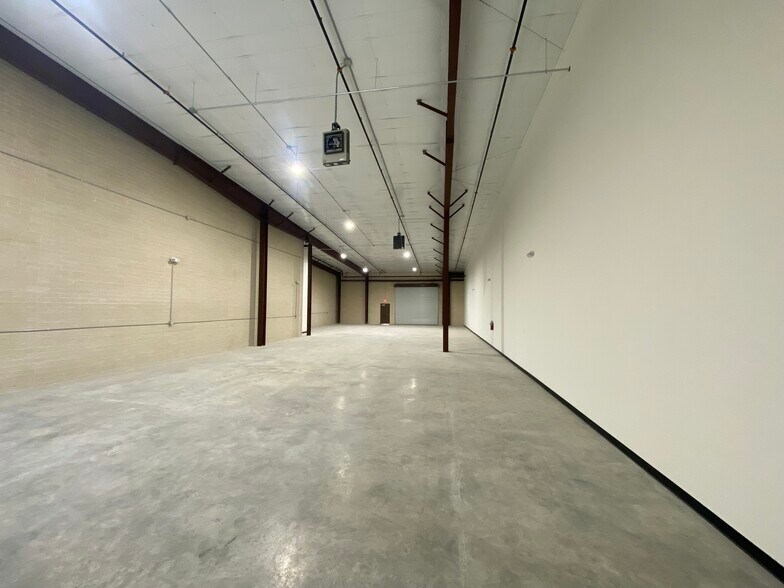 More Photos Of 176 Valley Ridge Blvd, Lewisville Light Manufacturing For Lease