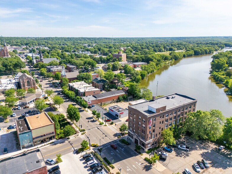 More Photos Of 628-630 Columbus St, Ottawa Loft Creative Space For Sale