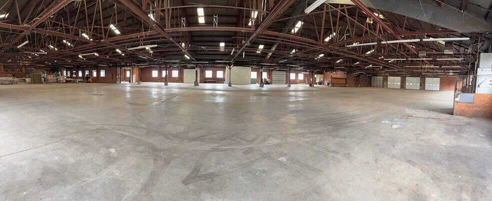 More Photos Of 200 E Market Center Dr, High Point Warehouse For Lease