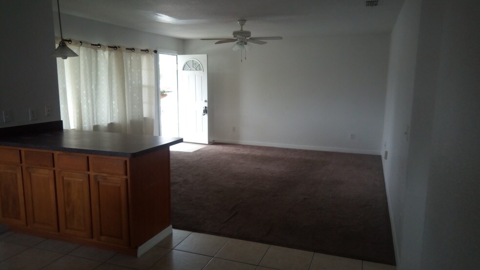 More Photos Of 102 Lullwater St, Deltona Apartments For Sale