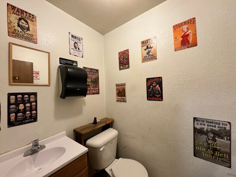 More Photos Of 1550 Missouri Valley Rd, Riverton Restaurant For Sale