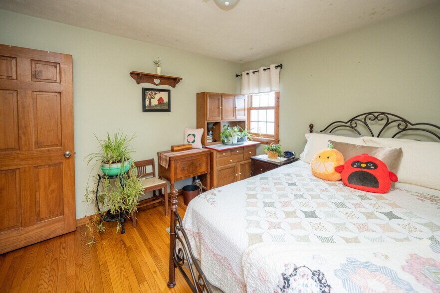 More Photos Of 17848 Garrett Hwy, Oakland Apartments For Sale