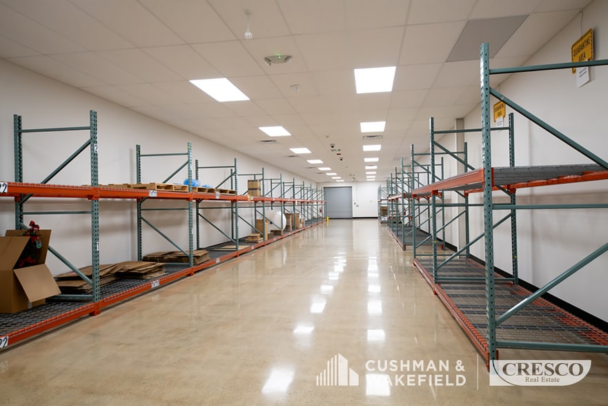 More Photos Of 947 W Waterloo Rd, Akron Warehouse For Sale