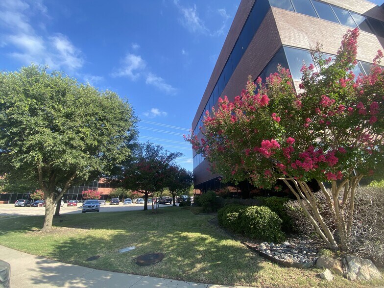 More Photos Of 1575 Heritage Dr, McKinney Office For Lease