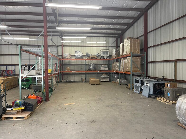 More Photos Of 342 W Michigan Ave, Deland Warehouse For Lease