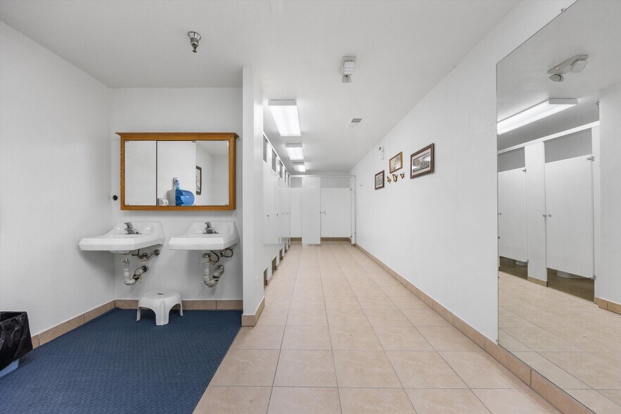 More Photos Of 6701 Niles St, Bakersfield Daycare Center For Sale