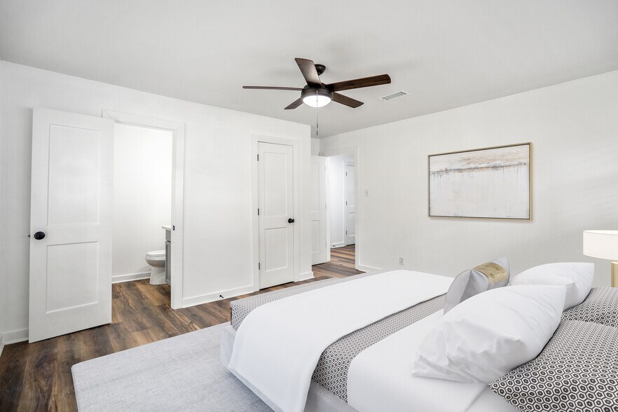 More Photos Of 907 E 27th St, Bryan Apartments For Sale