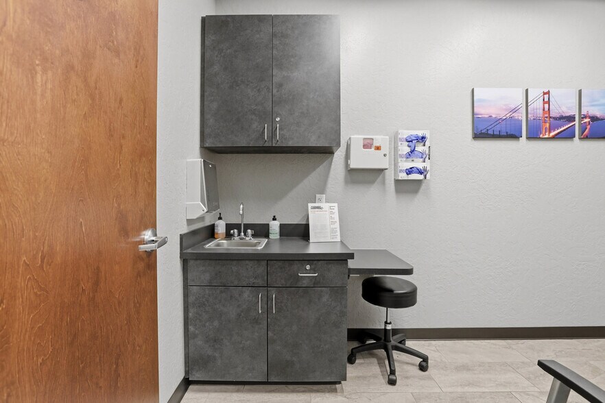 More Photos Of 2804 SW 134th St, Oklahoma City Medical For Sale