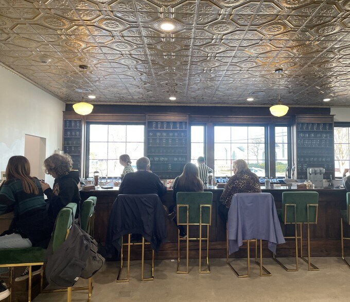 More Photos Of 245 Main St, South Kingstown Freestanding For Lease