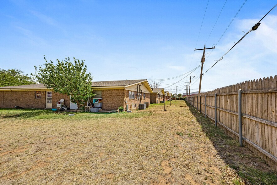 More Photos Of 501-524 Plaza Dr, Slaton Apartments For Sale