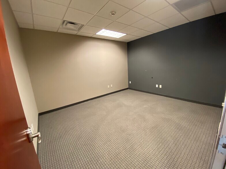 More Photos Of 855 Maestro Dr, Reno Office For Lease
