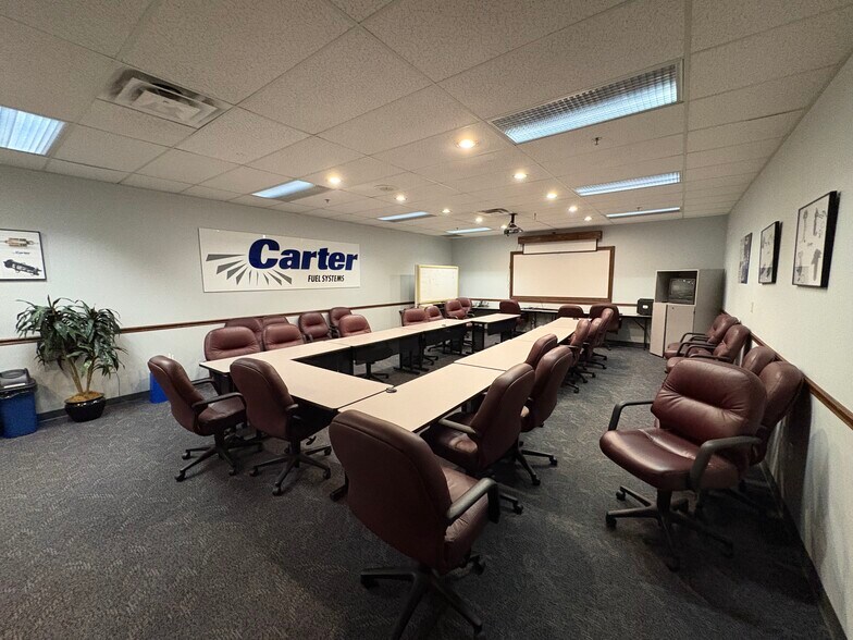 More Photos Of 101 E Industrial Blvd, Logansport Manufacturing For Sale