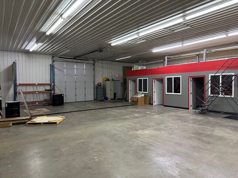 More Photos Of 7435 Kent Ave, Eau Claire Flex For Lease