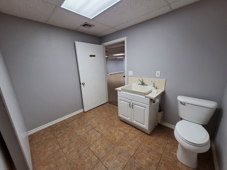 More Photos Of 2715 Highway 95, Bullhead City Self Storage For Lease