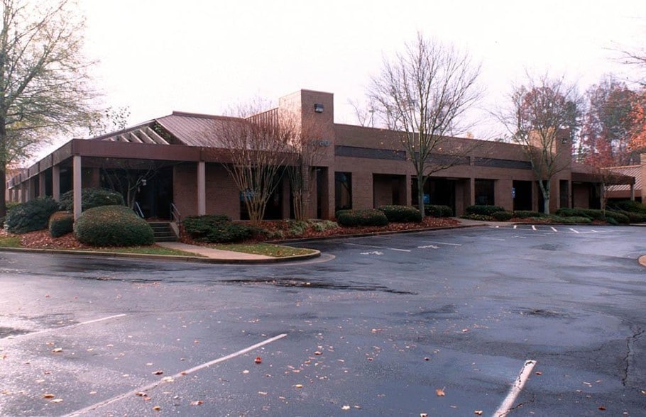 More Photos Of 3000 Business Park Dr, Norcross Unknown For Lease
