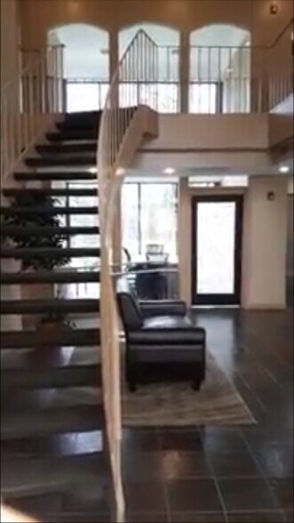 More Photos Of 3040 Riverside Dr, Upper Arlington Office For Lease