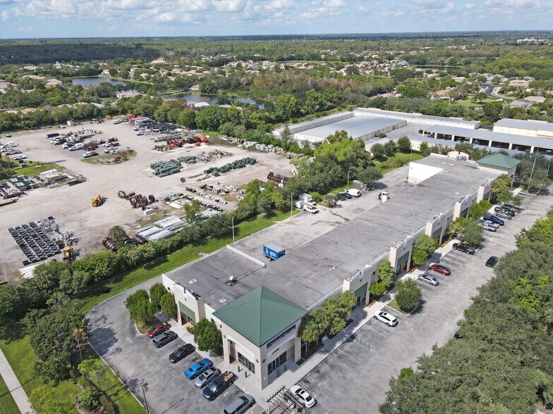 More Photos Of 10101 Lantana Rd, Lake Worth Showroom For Sale