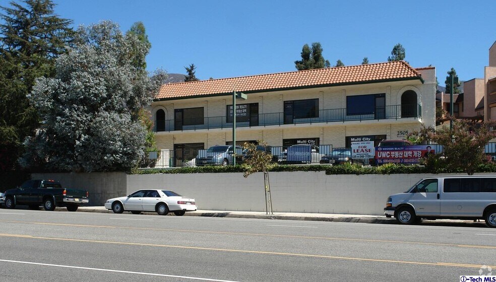 More Photos Of 2505 Foothill Blvd, La Crescenta Office For Lease