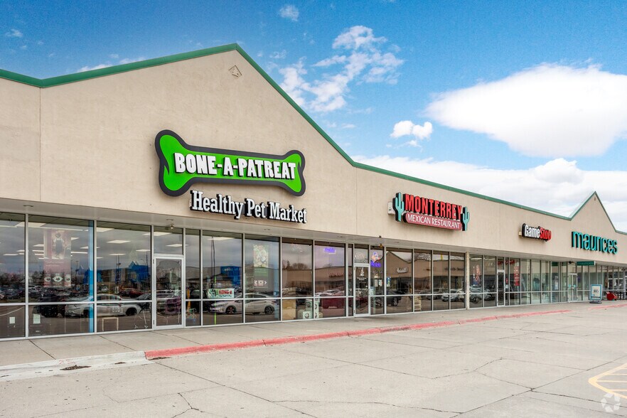 More Photos Of 550 36th Ave SW, Altoona Storefront For Lease