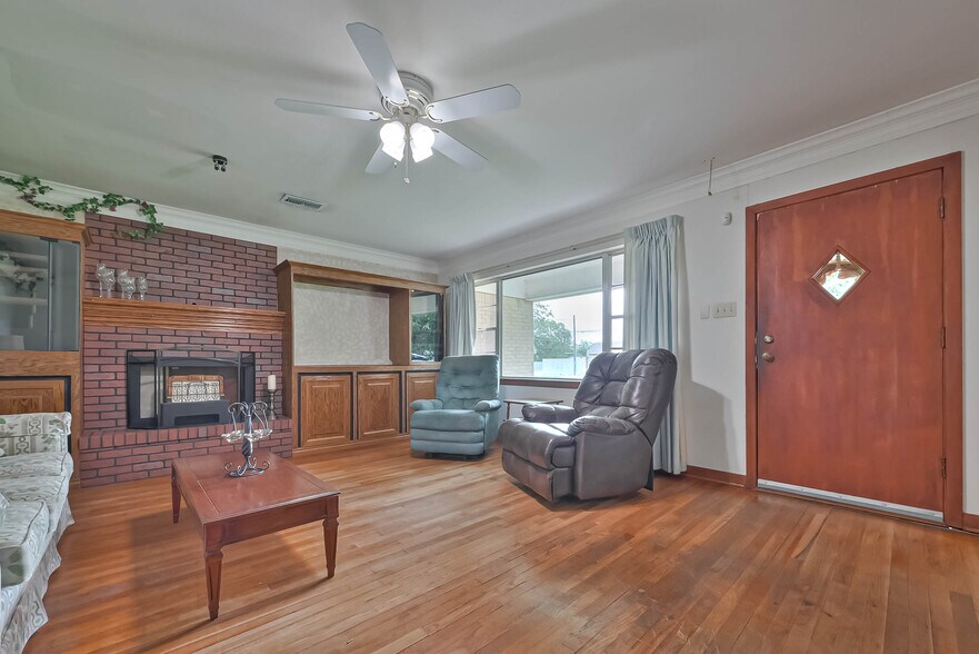 More Photos Of 8713 Wayfarer Ln, Houston Loft Creative Space For Sale