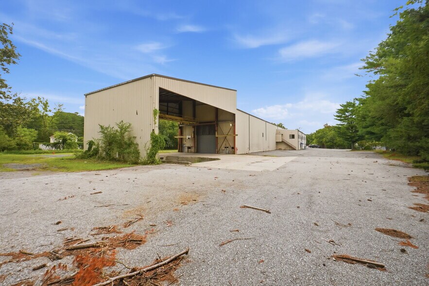 More Photos Of 521 Digiulian Blvd, Glen Burnie Warehouse For Lease