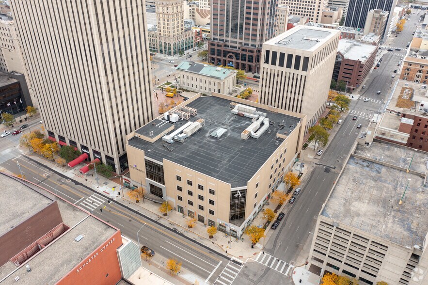 More Photos Of 40 W 2nd St, Dayton Coworking Space